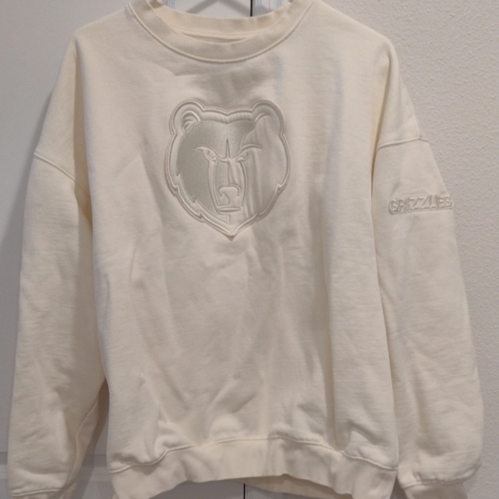 NBA Memphis Grizzlies Crewneck Sweater with Bear Logo - High Quality like new